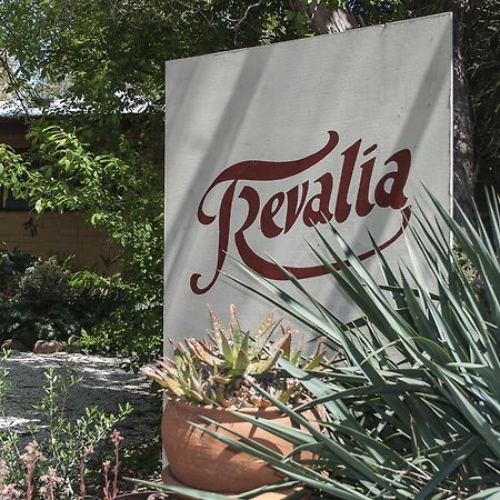 Trevalia Accommodation Penwortham エクステリア 写真