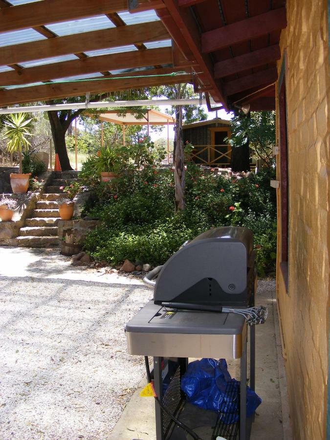 Trevalia Accommodation Penwortham エクステリア 写真