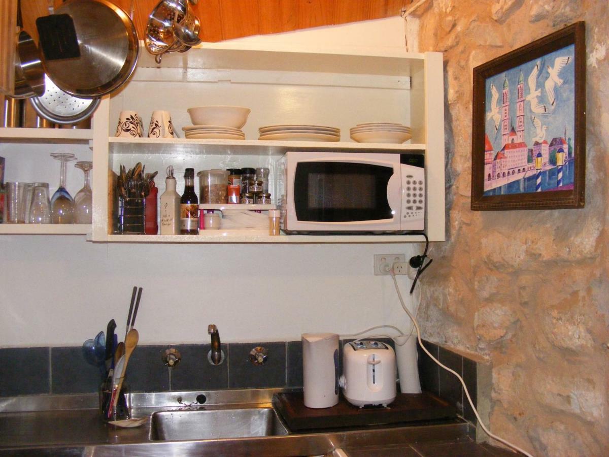 Trevalia Accommodation Penwortham エクステリア 写真