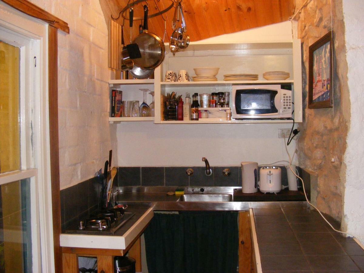 Trevalia Accommodation Penwortham エクステリア 写真